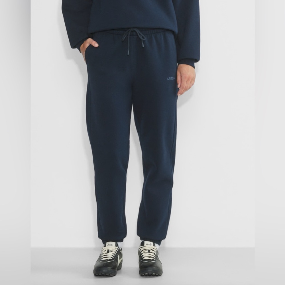 Aritzia TNA Cozy Fleece Boyfriend Sweatpant - Size M